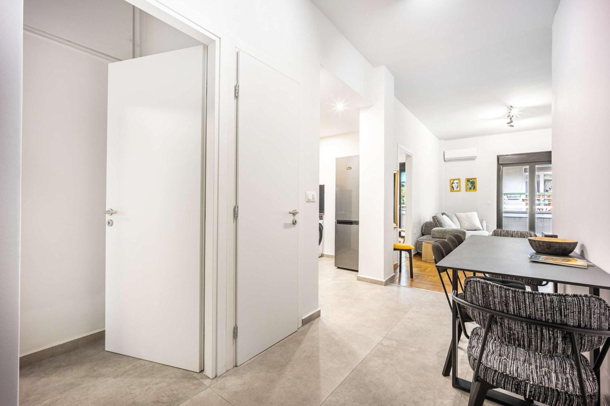 O&o Group - Cozy Urban Retreat - 2 Bedroom - Exarchia Apartment Athens